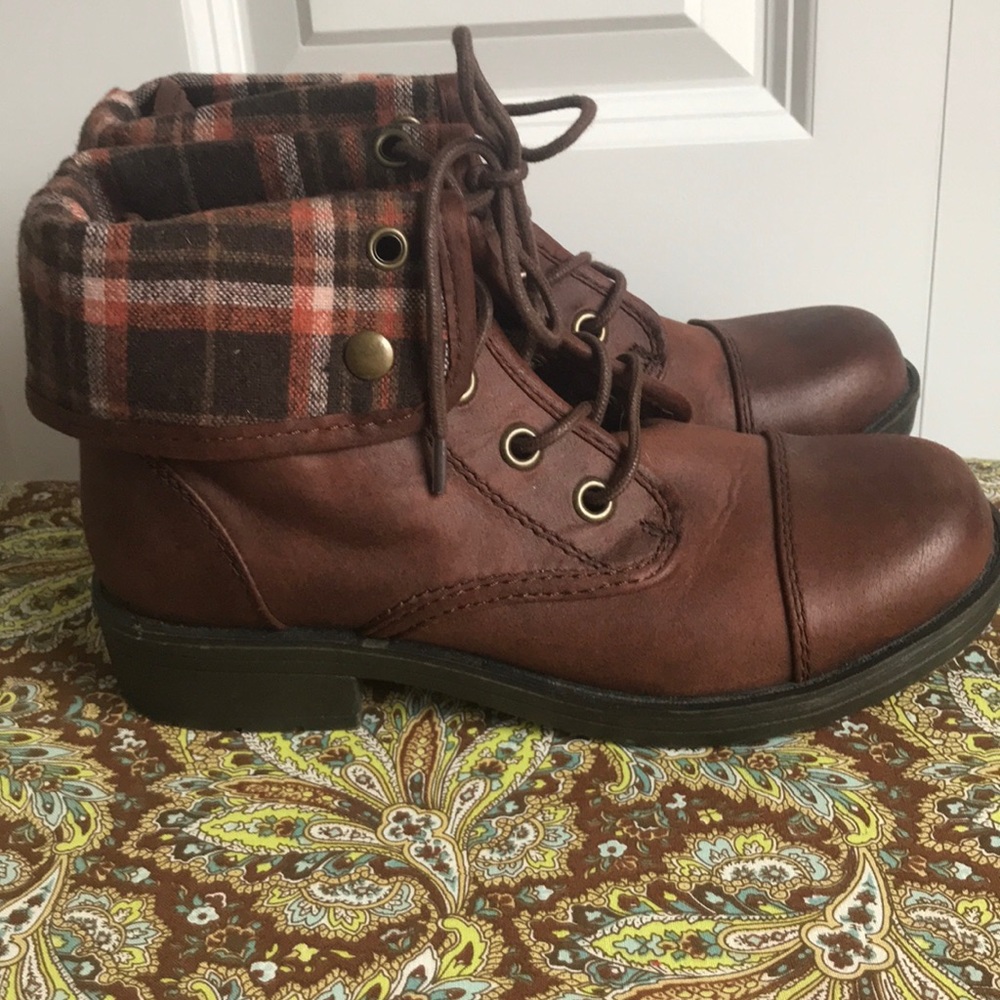 Booties - Picture 4 of 8